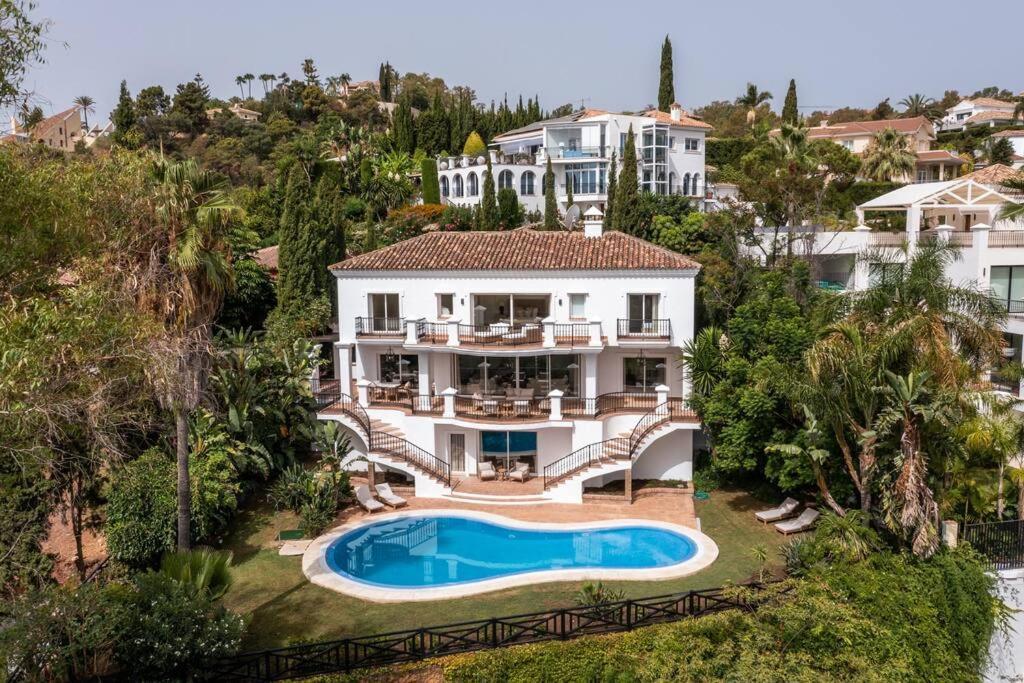 Villa Luxurious 7 Bed Frontline Golf In La Quinta Malaga